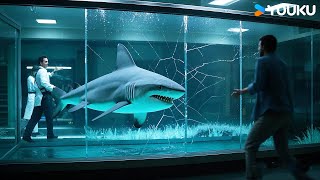 The shark broke through the glass and flooded the laboratory  Land Shark  YOUKU MONSTER MOVIE [upl. by Tremml278]