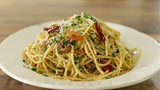 Spaghetti Aglio e Olio Recipe [upl. by Idnahr516]