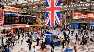 A Walk Through The London Victoria Station London England [upl. by Arnie]