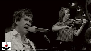 Dick Gaughan  Wacholder Your Daughters And Your Sons Live 1985  Volksbühne Berlin [upl. by Aianat335]